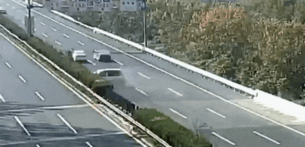 今天热传的“4月1日起全国严查后排未系安全带”是谣言,但这一点必须提醒!(5) 今天热传的“4月1日起全国严查后排未系安全带”是谣言,但这一点必须提醒!(5)