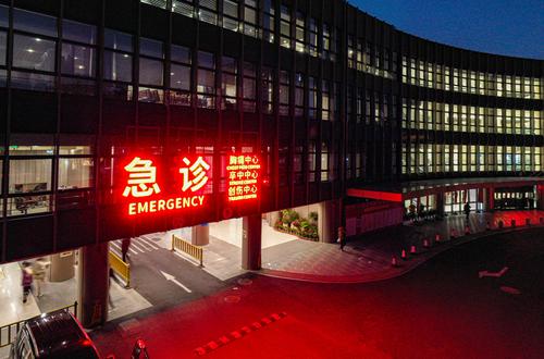 身上落这种小虫千万别拍 堪比泼强酸会灼伤皮肤